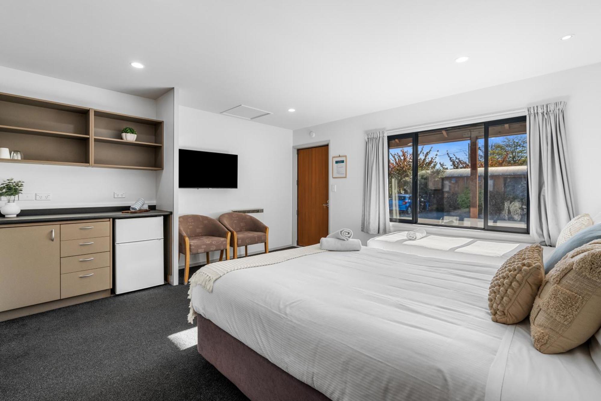 Tasman Holiday Parks - Te Anau Zewnętrze zdjęcie A studio apartment in Australia