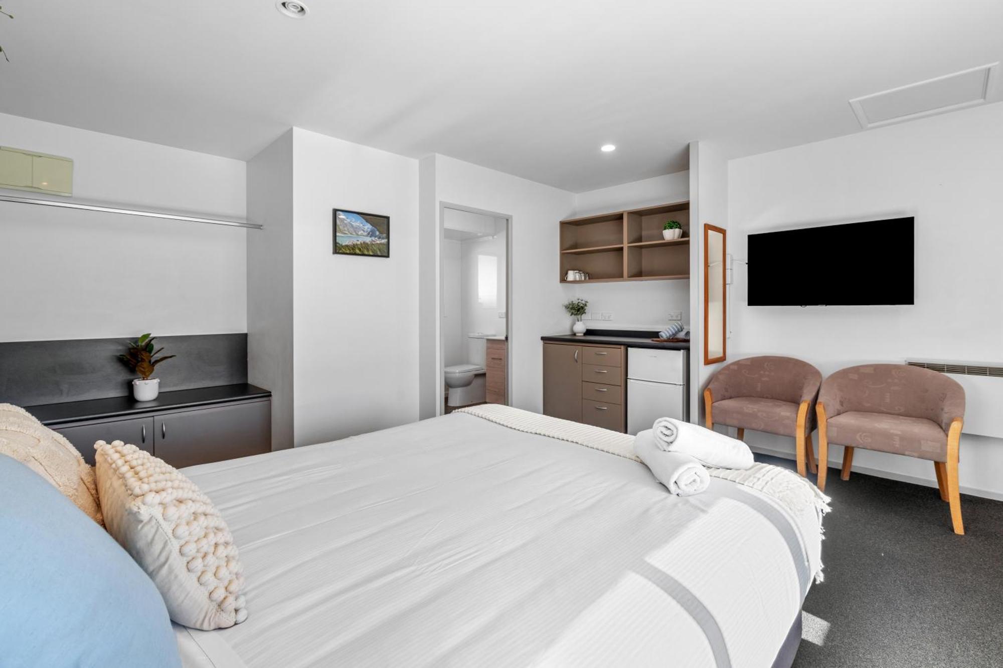 Tasman Holiday Parks - Te Anau Zewnętrze zdjęcie A typical studio apartment
